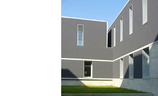 Lecture and Seminar Building, Girona